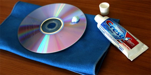 other-uses-for-toothpaste-cd-scratch