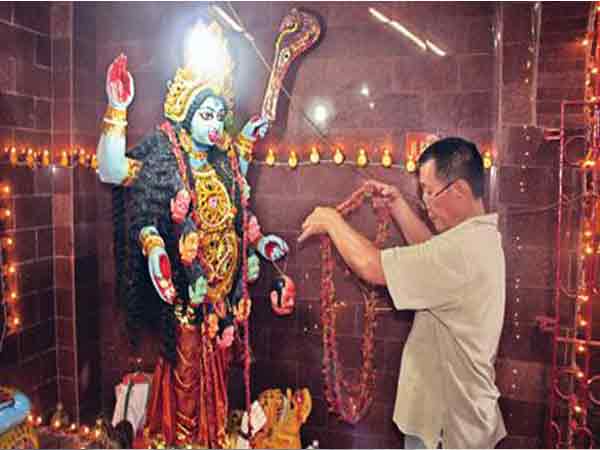 unique-temples-india-Chinese-Kali-Temple-Kolkata