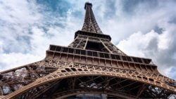 amazing-science-facts-eiffel-tower-grows