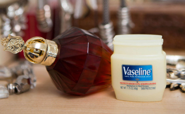 uses-of-Vaseline-perfume